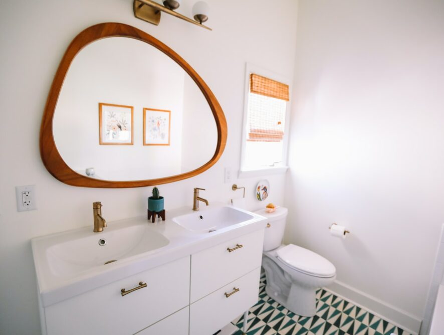 Four Remodeling Tips for Half Bathrooms in Los Angeles, CA